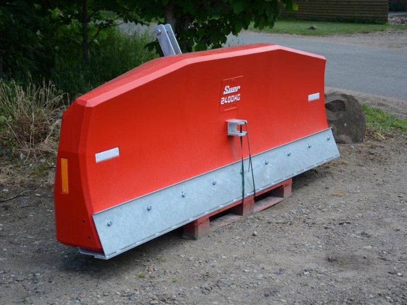 Frontgewicht des Typs Suer 2400 kg med skarbefunktion GRATIS LEVERING, Gebrauchtmaschine in Tønder (Bild 1)