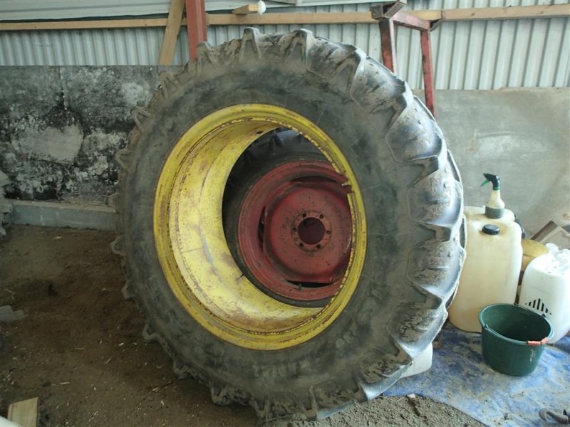 Reifen des Typs Kleber 16.9 R 38 med låse, Gebrauchtmaschine in Egtved (Bild 1)